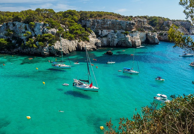 Qué ver en Menorca: Descubre los 15 lugares imprescindibles de la isla mediterránea