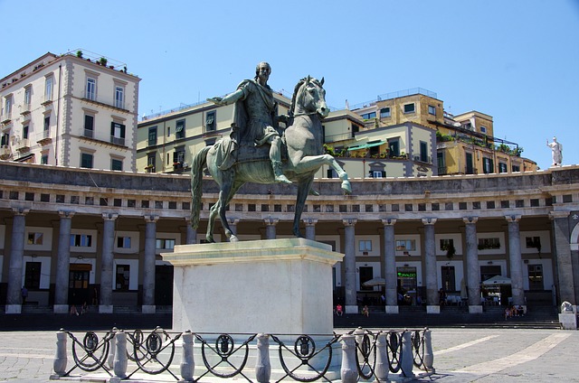 Piazza del Plebiscito Nápoles